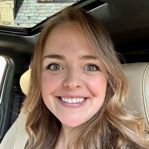 Meet your Posher, Caroline